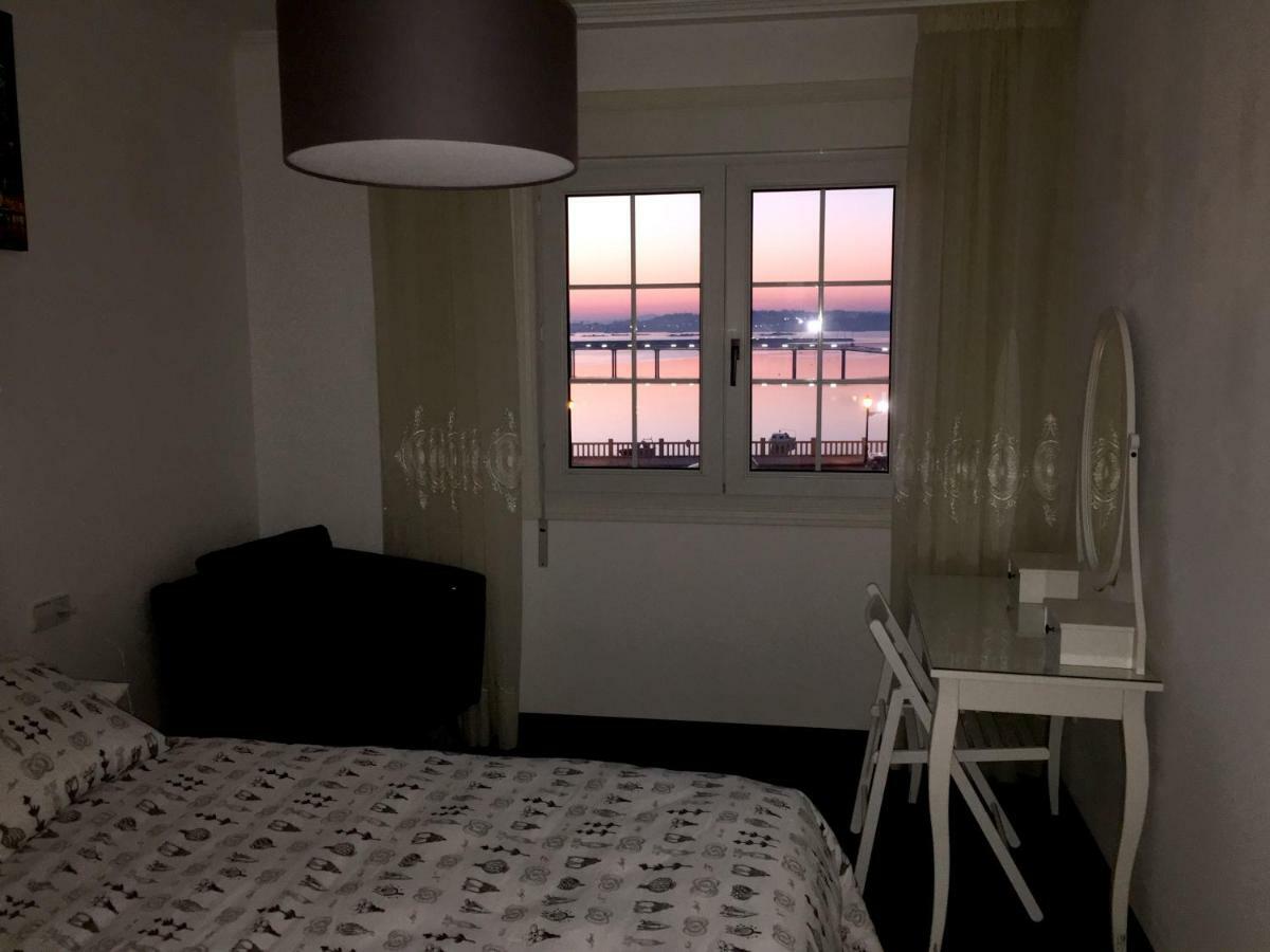 Apartamento Vilanova Apartment Villanueva De Arosa Bagian luar foto